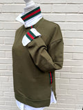 White Oxford w Hunter & Red Stripe Ribbon