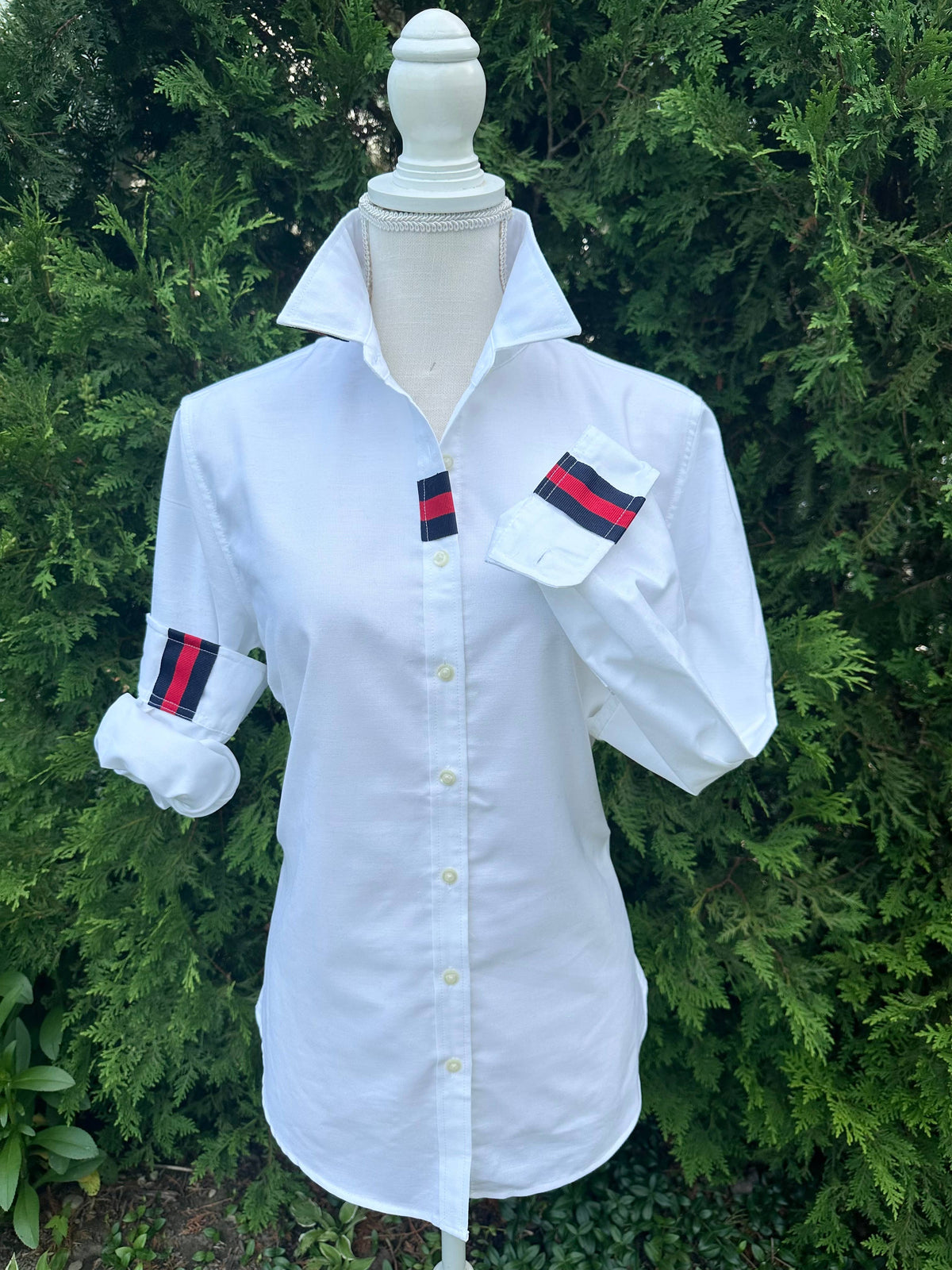 White Oxford w/Navy & Red Stripe Ribbon 