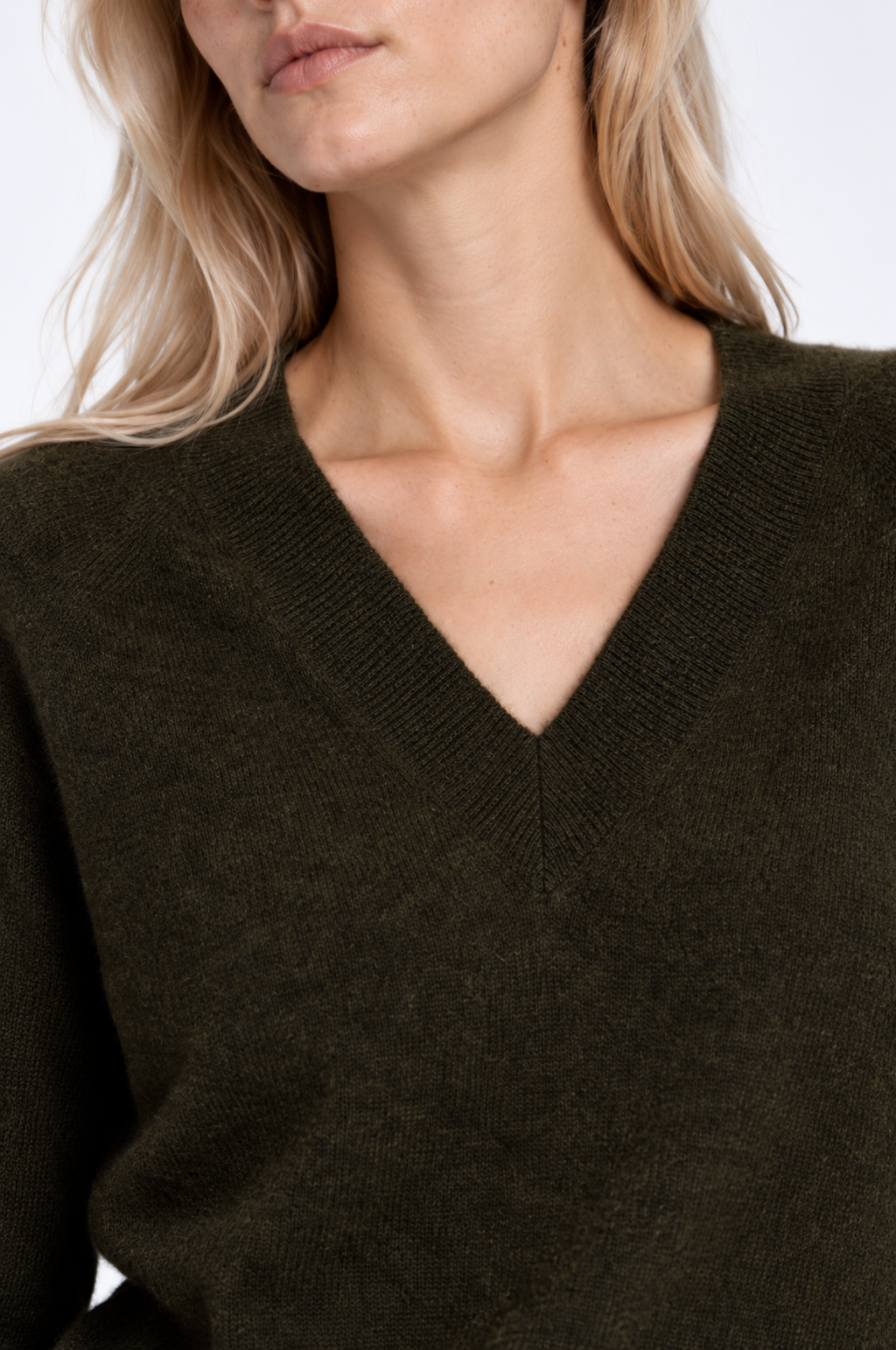 100% Cashmere LS Shrunken V Neck
