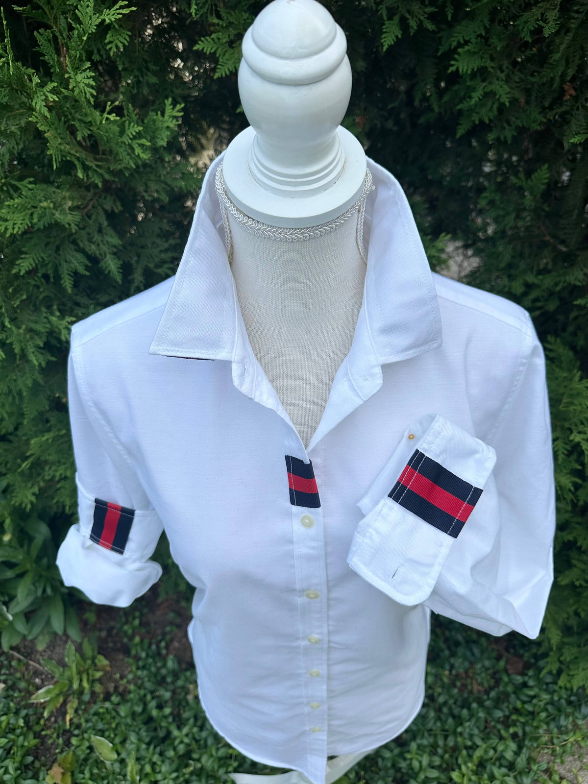 White Oxford w/Navy & Red Stripe Ribbon 