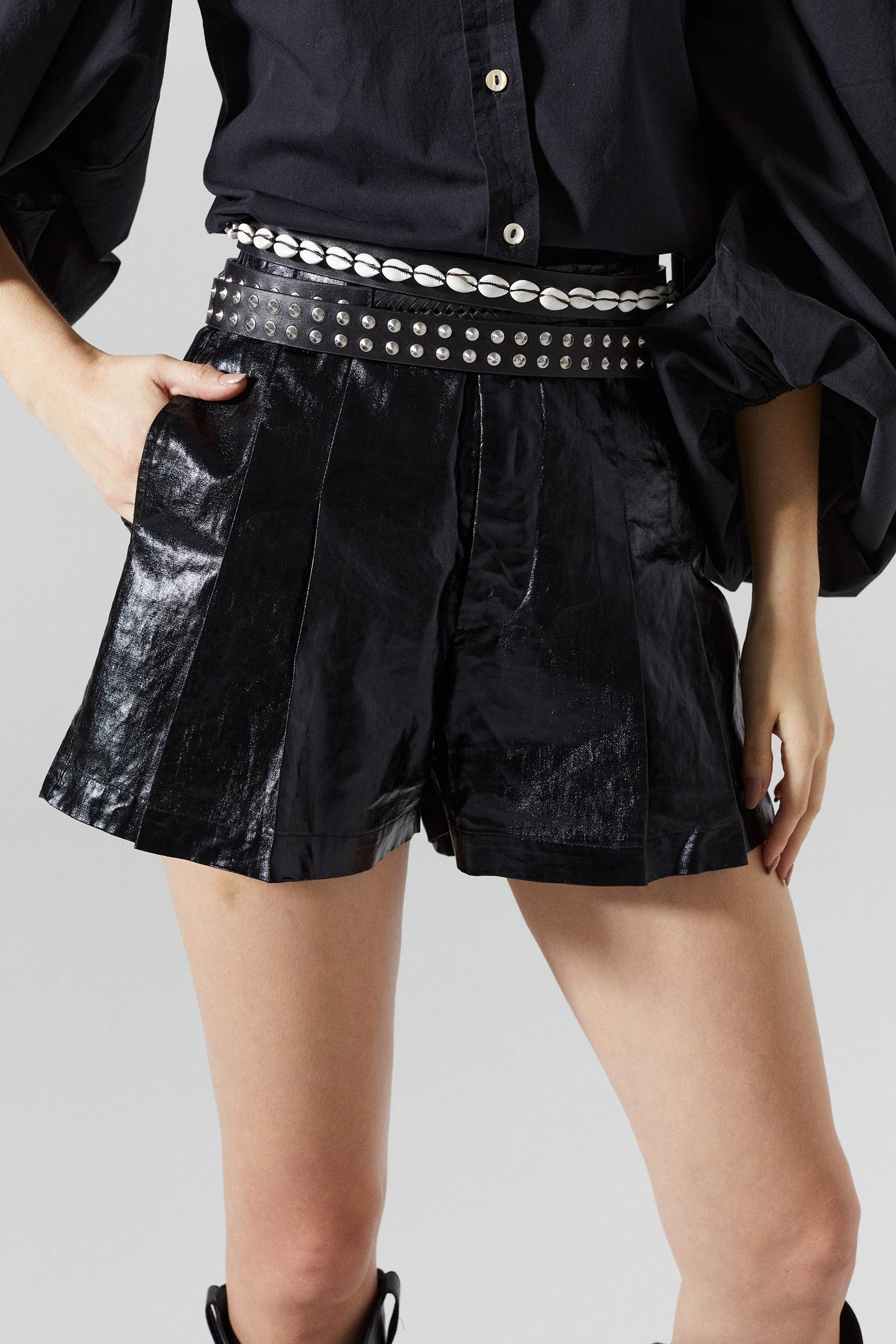 Frida Metallic Linen Shorts - Black